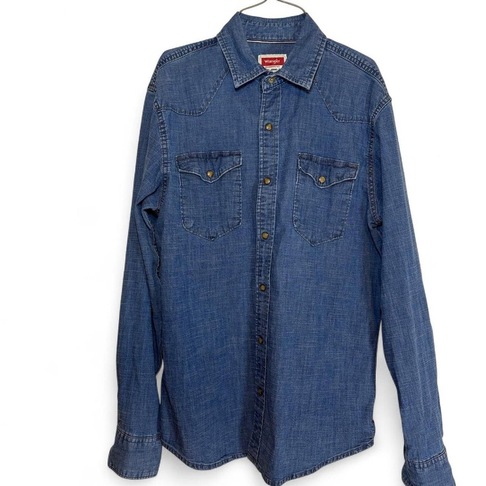 Wrangler Men's Blue Denim Button Down Shirt